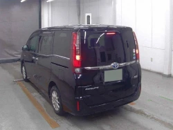 Toyota ESQUIRE 2016 года ZWR80-0219133 ID: 560640 3