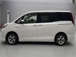 Toyota ESQUIRE 2015 года ZWR80-0137035 ID: 560867 5