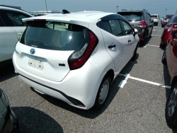 Toyota AQUA 2021 года MXPK10-2000832 ID: 560096 11