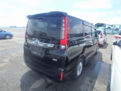 Toyota NOAH 2015 года ZWR80-0086635 ID: 489601 10