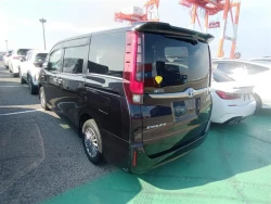 Toyota ESQUIRE 2016 года ZWR80-0222815 ID: 560665 8