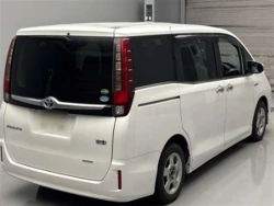 Toyota ESQUIRE 2015 года ZWR80-0137035 ID: 560867 2