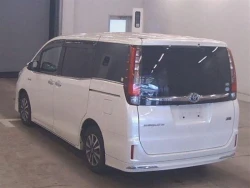 Toyota ESQUIRE 2015 года ZWR80-0092337 ID: 560756 2