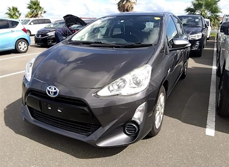 Toyota AQUA 2015 года NHP10-6463923 ID: 488693