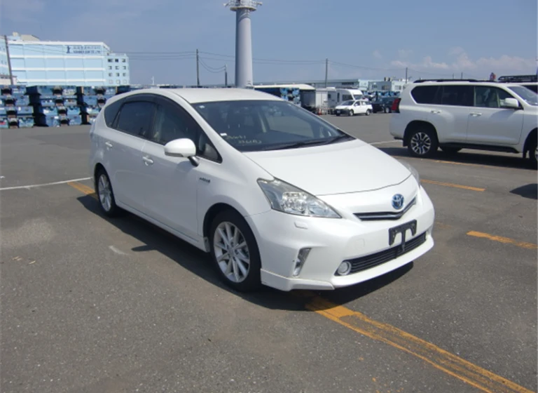 Toyota PRIUS ALPHA 2014 года ZVW41-3362183 ID: 558054
