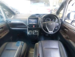 Toyota ESQUIRE 2015 года ZWR80-0092337 ID: 560756 4