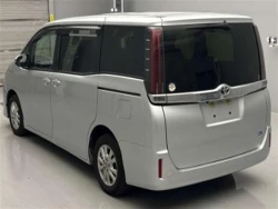 Toyota NOAH 2021 года ZRR80-0672251 ID: 560868 4