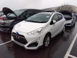 Toyota AQUA 2015 года NHP10-6402842 ID: 452092 7