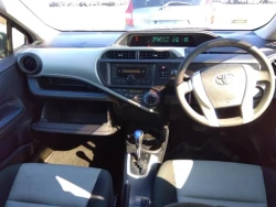 Toyota AQUA 2013 года NHP10-2258226 ID: 487914 14