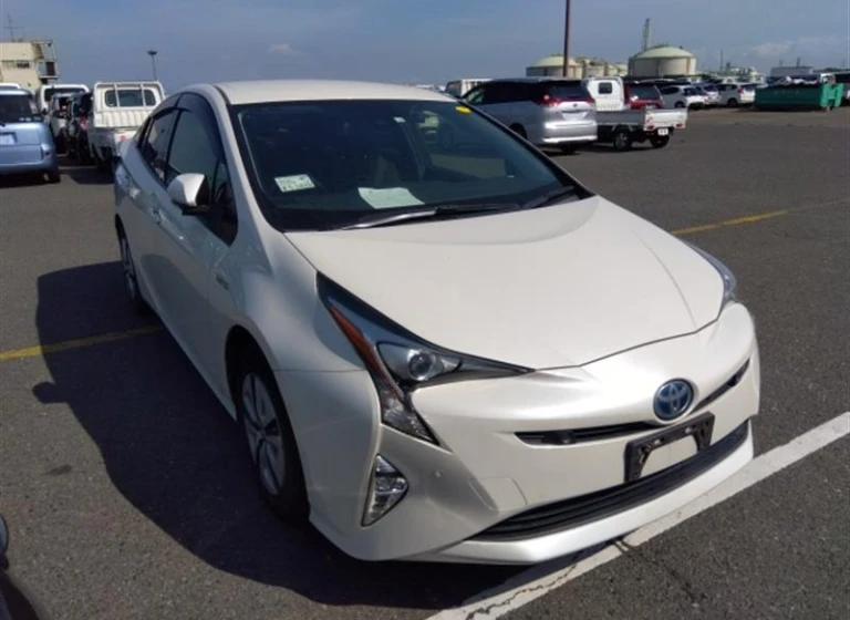 Toyota PRIUS 2018 года ZVW50-6128774 ID: 489271