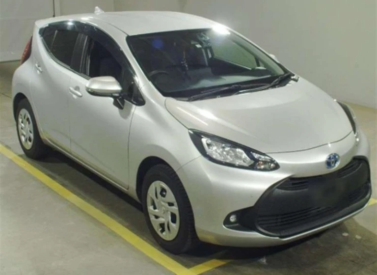 Toyota AQUA 2022 года MXPK16-2011440 ID: 557776
