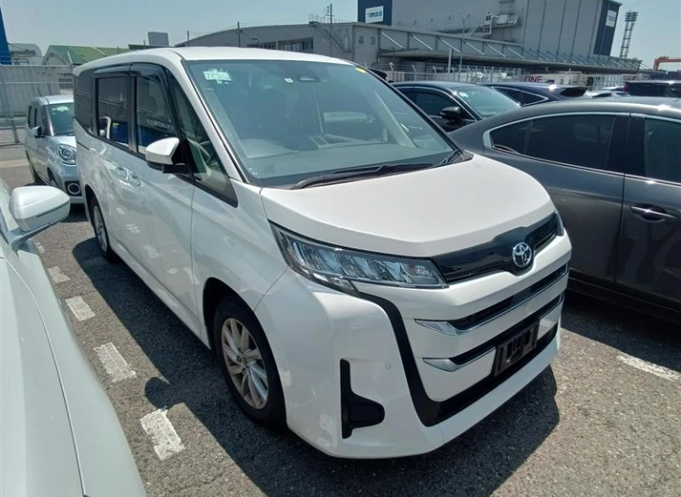 Toyota NOAH 2022 года MZRA90-0036064 ID: 544650