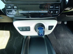 Toyota PRIUS 2016 года ZVW50-8045972 ID: 557631 22