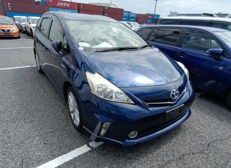 Toyota PRIUS ALPHA 2012 года ZVW41-3193212  ID: 557280