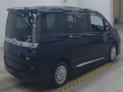 Toyota VOXY 2014 года ZWR80-0002557 ID: 560581 3