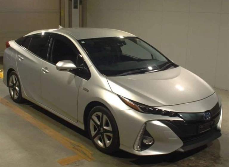 Toyota ​PRIUS PHV 2017 года ZVW52-3010989 ID: 557191
