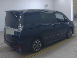 Toyota VOXY 2021 года ZRR80-0700880 ID: 556772 3