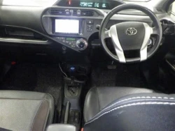 Toyota AQUA 2013 года NHP10-2238584 ID: 480809 4