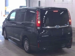 Toyota ESQUIRE 2015 года ZWR80-0094536 ID: 560326 2