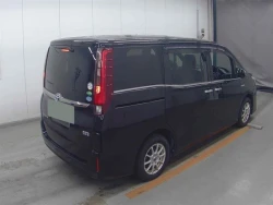 Toyota ESQUIRE 2016 года ZWR80-0219133 ID: 560640 2