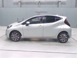 Toyota AQUA 2022 года MXPK11-2091549 ID: 561185 5