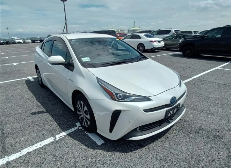 Toyota PRIUS 2019 года ZVW55-6001594 ID: 542722