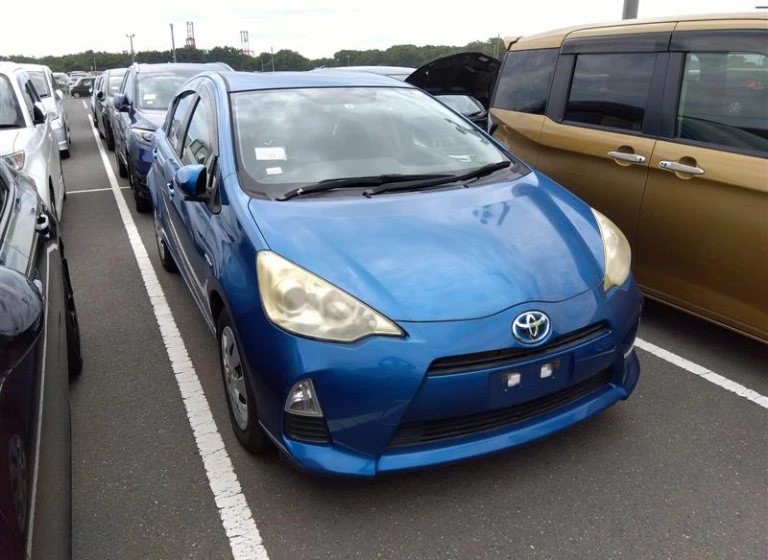 Toyota AQUA 2013 года NHP10-2238584 ID: 480809