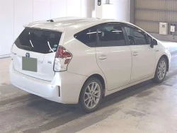 Toyota PRIUS ALPHA 2015 года ZVW41-3393558 ID: 538555 4