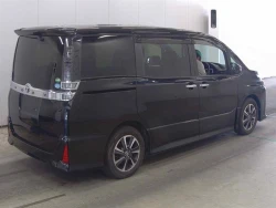 Toyota VOXY 2018 года ZRR80-0473813 ID: 490545 4