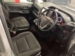 Toyota NOAH 2021 года ZRR80-0672251 ID: 560868 7