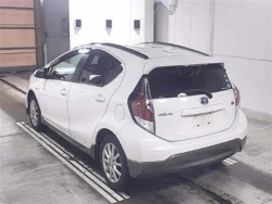 Toyota AQUA 2015 года NHP10-6402842 ID: 452092 1