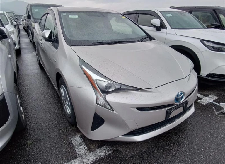Toyota PRIUS 2017 года ZVW50-8072544 ID: 546053