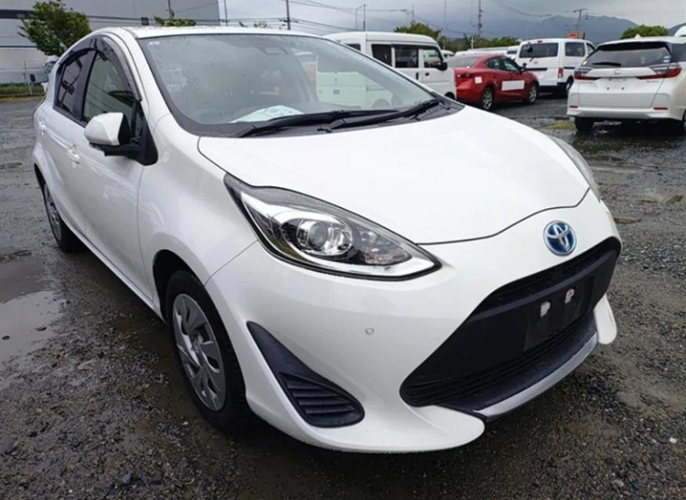 Toyota AQUA 2021 года NHP10-2720901 ID: 561412