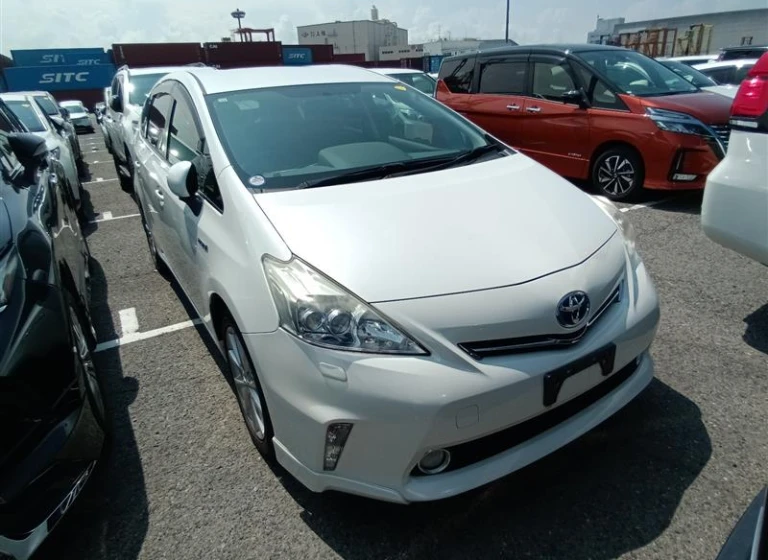 Toyota PRIUS ALPHA 2012 года ZVW41-3191302 ID: 555318