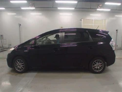 Toyota PRIUS ALPHA 2012 года ZVW41-3170529 ID: 557288 6