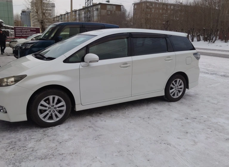 TOYOTA WISH 2012г ZGE20