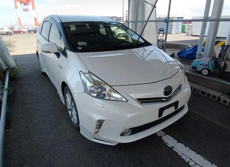 Toyota PRIUS ALPHA 2012 года ZVW40-3020977 ID: 555373