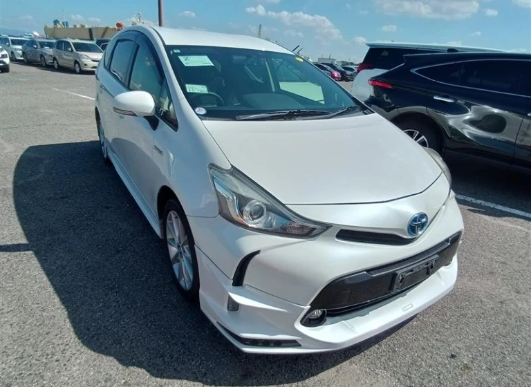 Toyota PRIUS ALPHA 2015 года ZVW41-3384340 ID: 541727