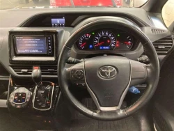 Toyota VOXY 2018 года ZRR80-0470359 ID: 509842 6