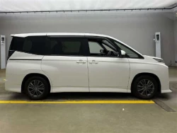 Toyota VOXY 2022 года MZRA90-0027487 ID: 556939 5
