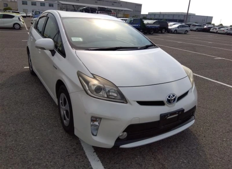 Toyota PRIUS 2013 года ZVW30-1709448 ID: 486458