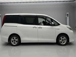 Toyota ESQUIRE 2015 года ZWR80-0137035 ID: 560867 6