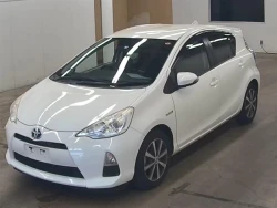 Toyota AQUA 2012 года NHP10-6042198 ID: 483915 1