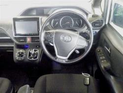 Toyota VOXY 2016 года ZWR80-0195017 ID: 559989 4