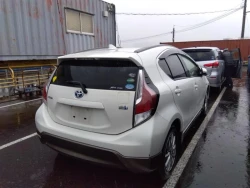 Toyota AQUA 2015 года NHP10-6402842 ID: 452092 9