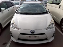 Toyota AQUA 2012 года NHP10-6042198 ID: 483915 9
