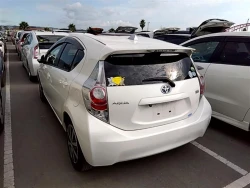 Toyota AQUA 2012 года NHP10-6042198 ID: 483915 13