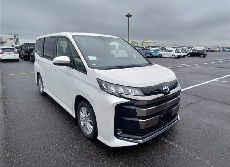 Toyota NOAH 2022 года MZRA90-0016159 ID: 544576