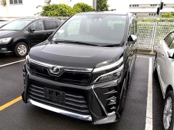 Toyota VOXY 2018 года ZRR80-0473813 ID: 490545 10