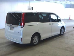 Toyota NOAH 2014 года ZWR80-0037093 ID: 560593 3